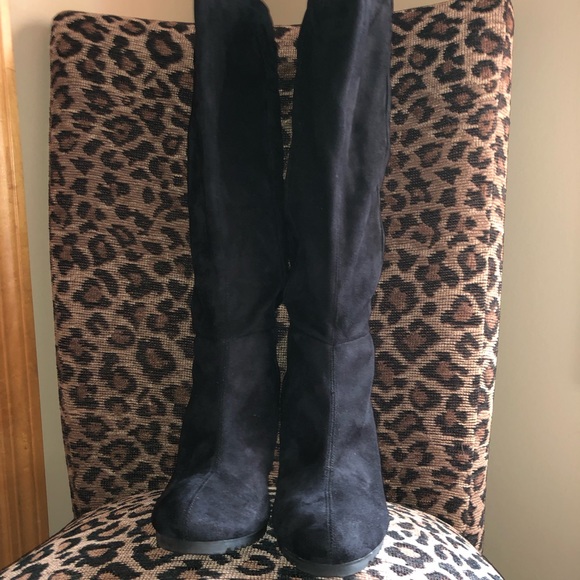BCBG Generation Betty’s Tall Suede Boot - size 9.5 - Picture 3 of 10